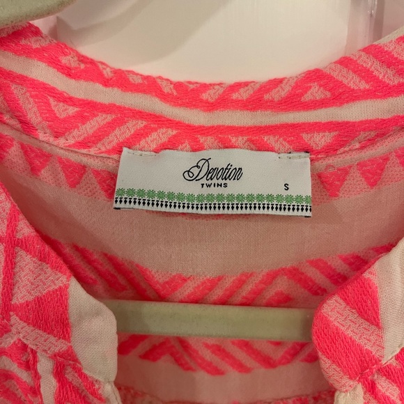 Devotion TWINS Neon Pink & Cream Geometric Tunic - Picture 2 of 5